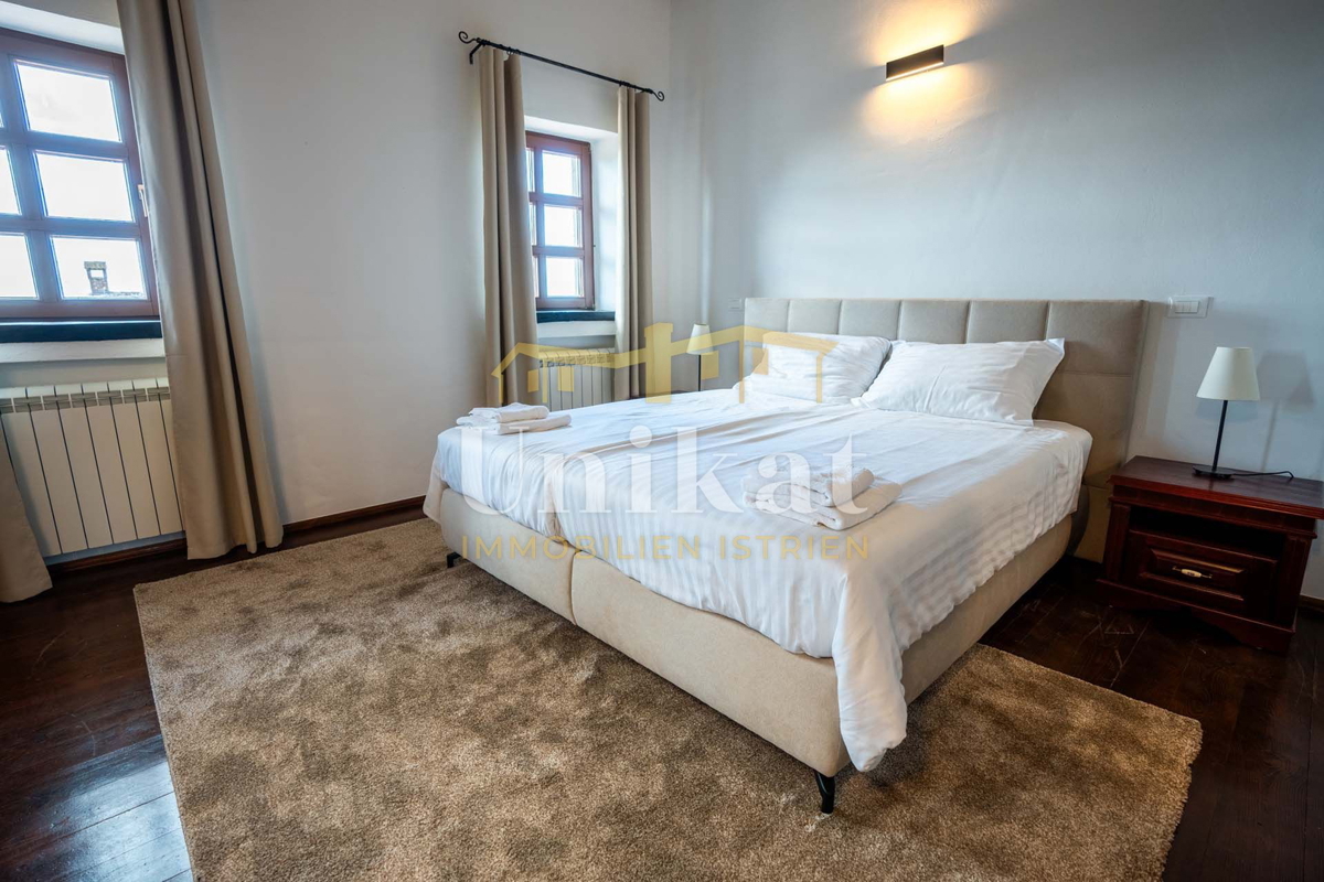 Poreč periferia: Villa in pietra con piscina